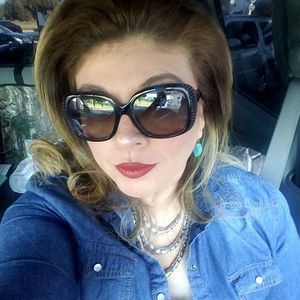 Meet your Posher, Sarai